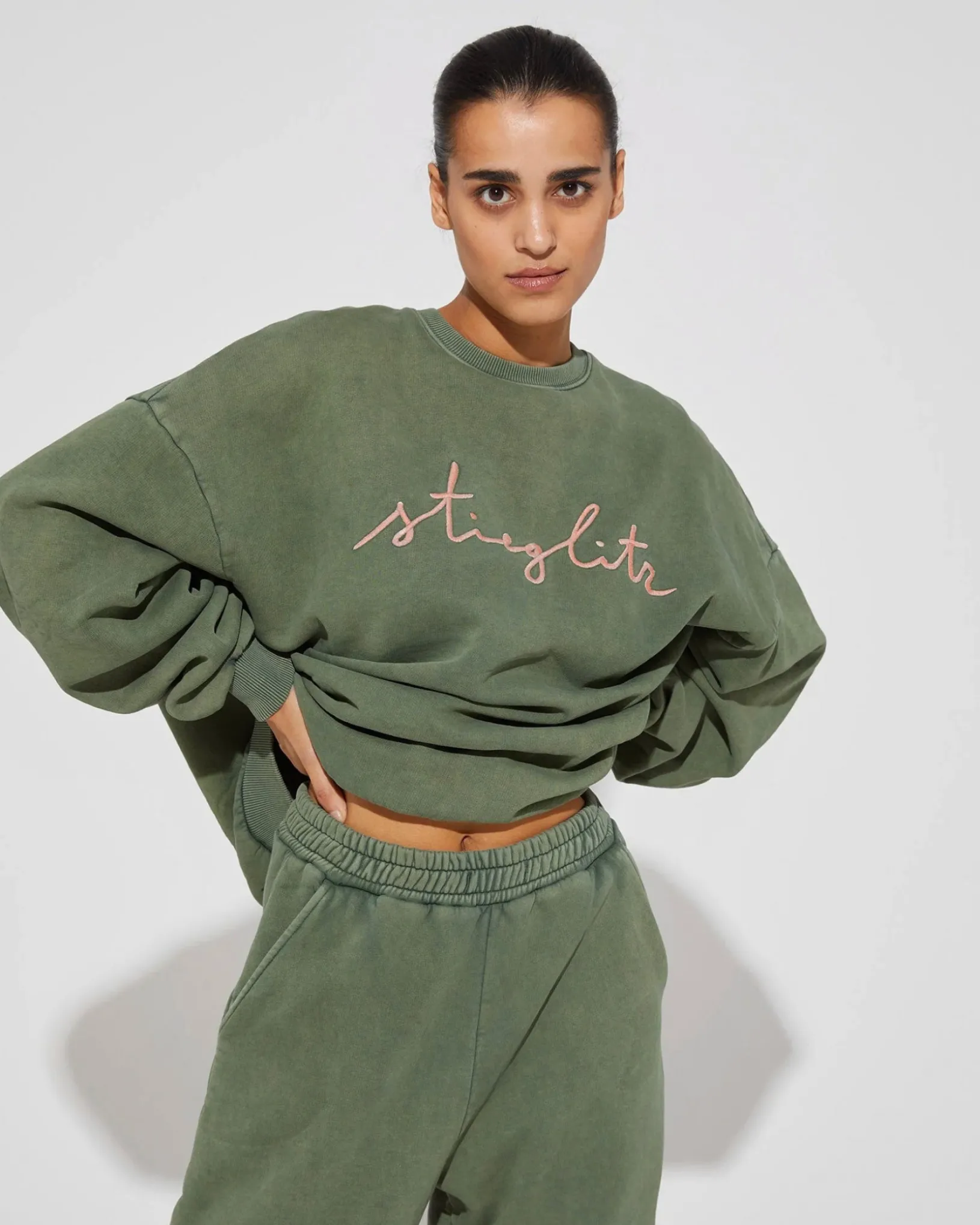 worn_out_sweater__green_1.webp STIEGLITZ Worn Out Sweater | Green Flash Sale